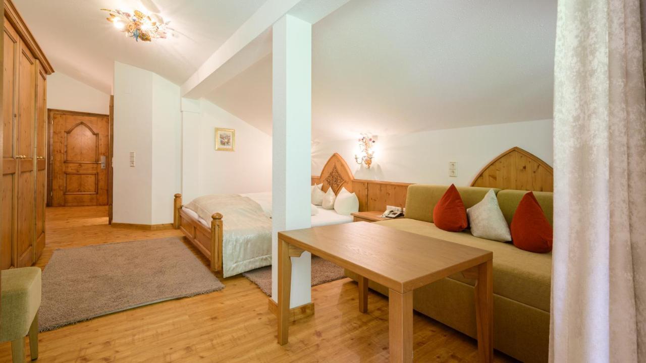 Hotel Garni Castel B&B อิสชเกิล ภายนอก รูปภาพ