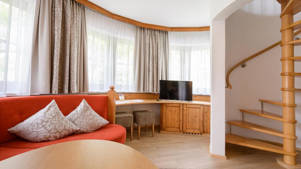 Hotel Garni Castel B&B อิสชเกิล ภายนอก รูปภาพ
