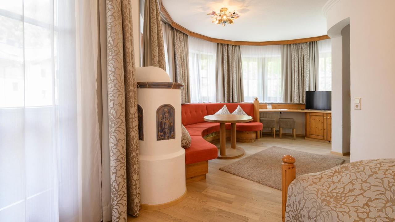 Hotel Garni Castel B&B อิสชเกิล ภายนอก รูปภาพ