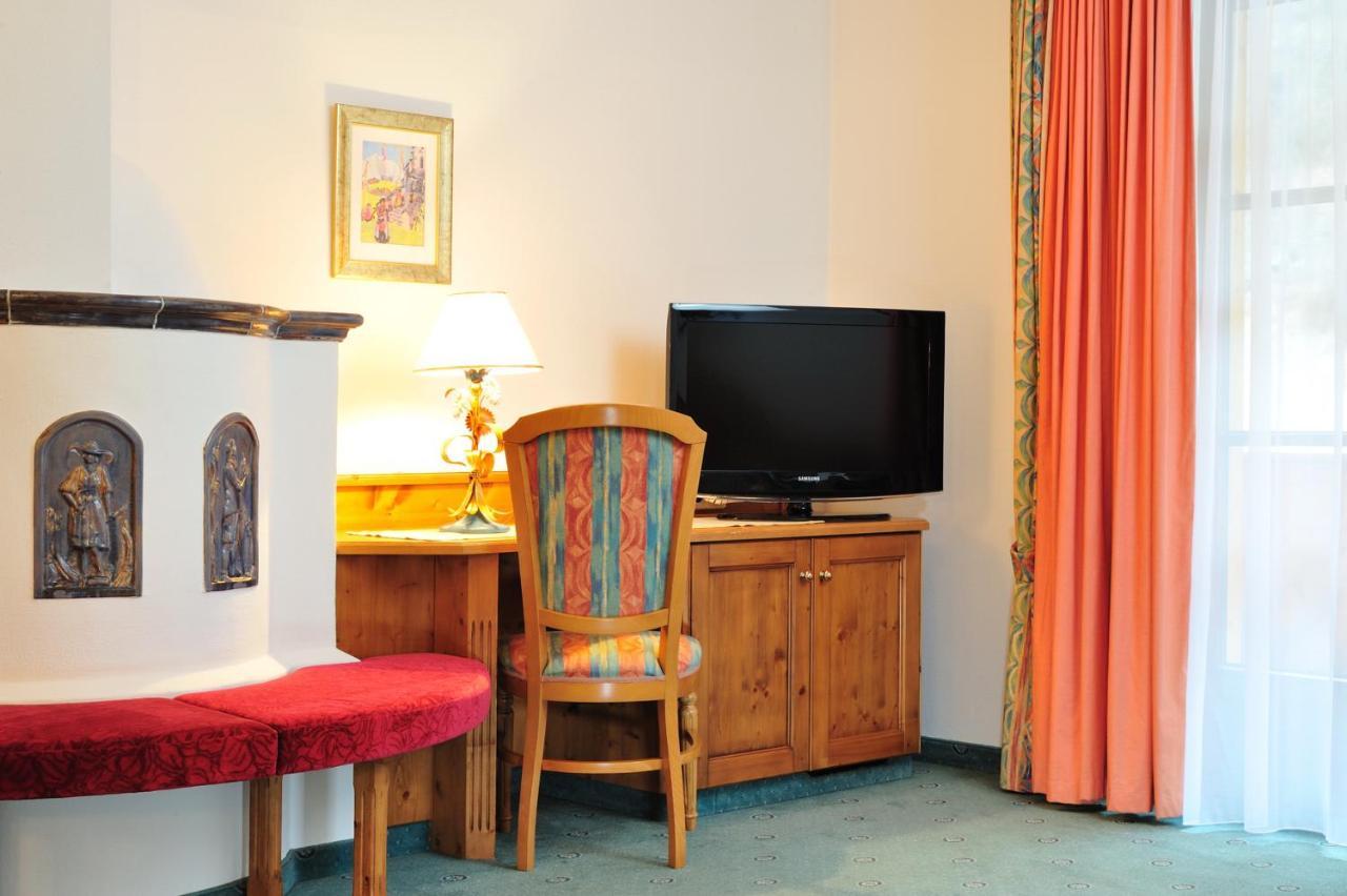 Hotel Garni Castel B&B อิสชเกิล ภายนอก รูปภาพ