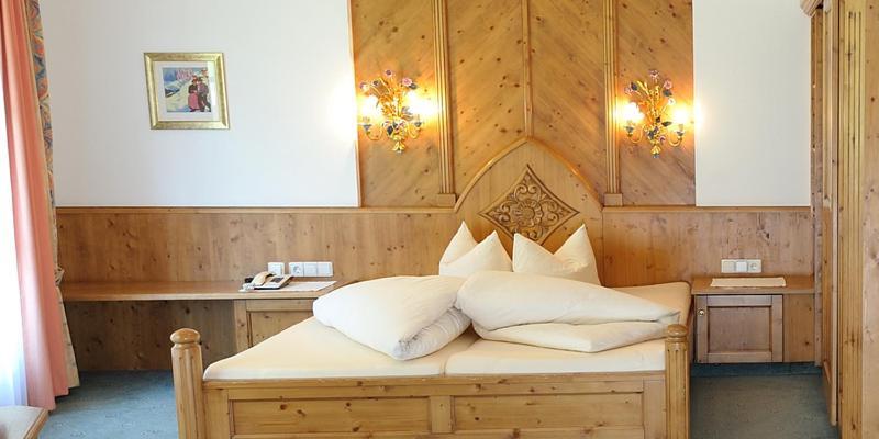 Hotel Garni Castel B&B อิสชเกิล ภายนอก รูปภาพ