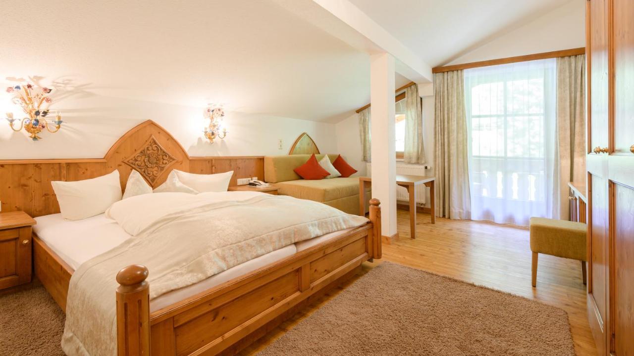 Hotel Garni Castel B&B อิสชเกิล ภายนอก รูปภาพ